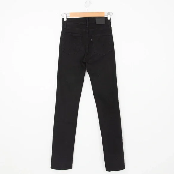 NWOT Levi’s 724 HIGH RISE STRAIGHT FIT WOMEN'S JEANS in Black - Picture 8 of 10